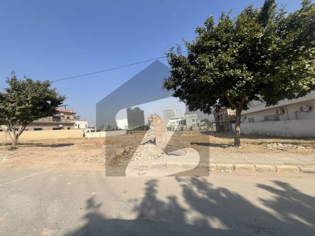 Kanal Pair Plot For Sale In Street 74