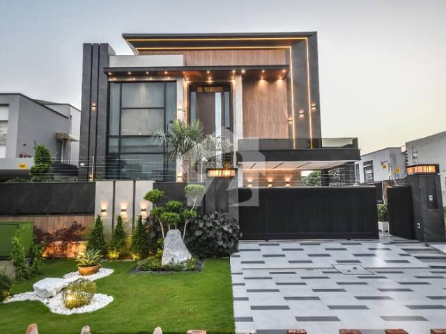 Kanal Semi Furnished Prime Location 5 Beds Modern Living For Sale In DHA