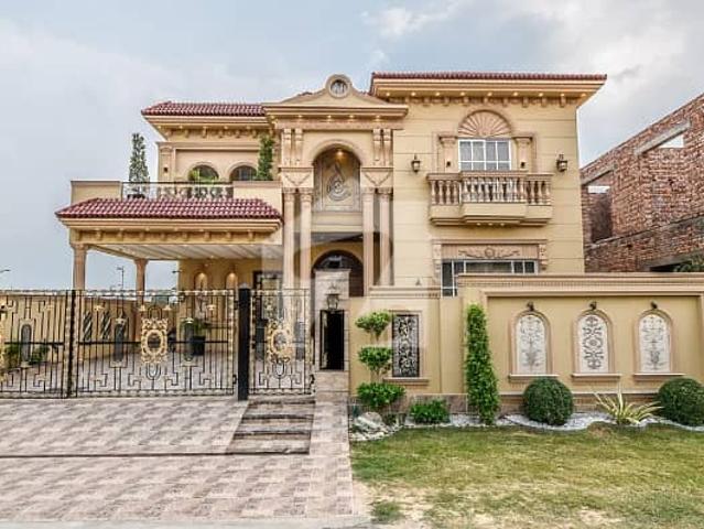 Kanal Spainish House For Sale at Hot Location Near Commercial Masjid