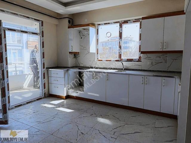 Kanalboyu Emlaktan Hidayetmahallesinde 3+1sıfır Satılık Daireler