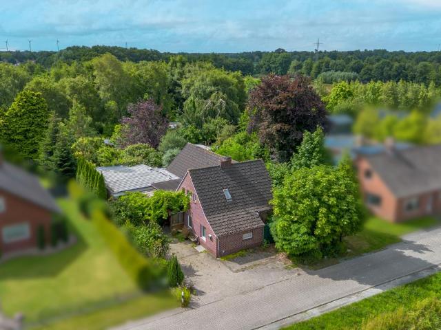 Kanallage in Spetzerfehn: Großartiges, parkähnliches Grundstück mit sanierungsbedürftigem Objekt!