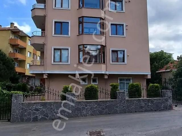 Kandilli 'de Boğaz Havasında Ferah Kiralık 2+1 Daire