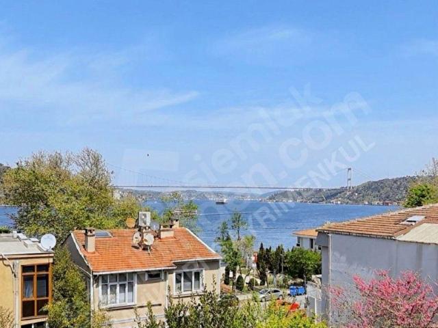 Kandilli İskele Karşısında Boğaz Manzaralı Teraslı Satılık Köşk