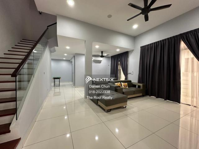 靠近CIQ的Corner公寓 #ParagonSuites 1381sqft【3+1房4厕】漂亮装修 适合做 Airbnb 2个停车位 开车约 5–8分钟到CIQ Complex Selling RM980K