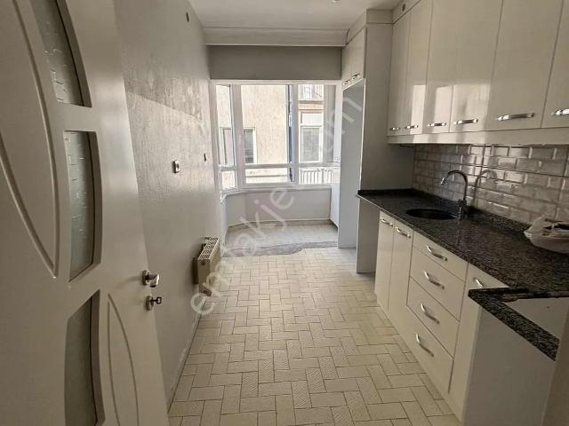 Kaan Emlak'tan Ara Kat 3 + 1 Bakımlı Kiralık Daire