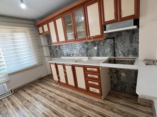 Kaan Emlaktan Şehir Merkezinde Arakat 3+1 Kiralık Daire