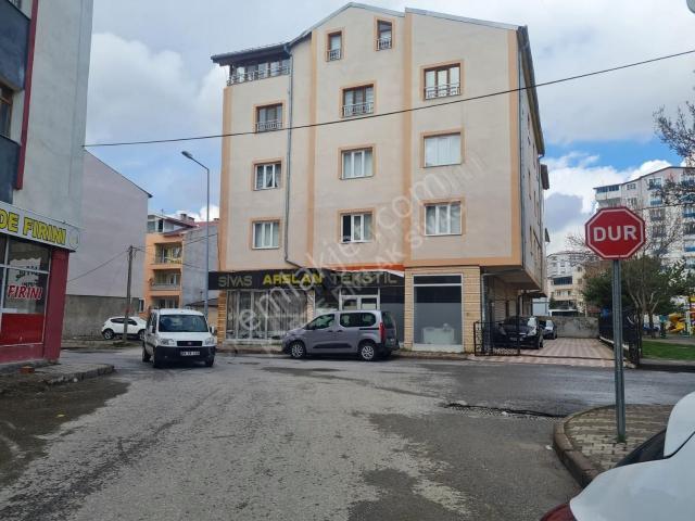 Kabze Emlaktan Sivas Mrk.mısmılırmak Cd.köşe Başı Kiralık Dükkan