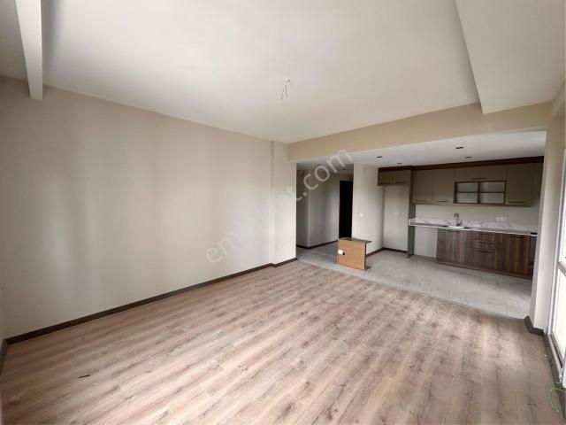 Kabasakal’da Fuar Alanı Yakını Havuzlu Sitede Lüks Sıfır 3+1 Kiralık!