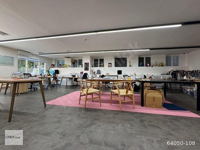 Kabataş'da Cadde Üzerinde Prestijli İşhanında 250m2 Kiralık Ofis