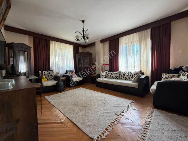 Kadıköy Merdivenköy Satılık 2+1 Daire Yatırım Fırsatı