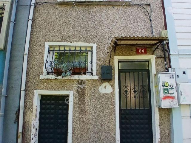 Kadıköy Ayrılık Çeşmesinde 3 Katlı Kiralık Müstakil Bina