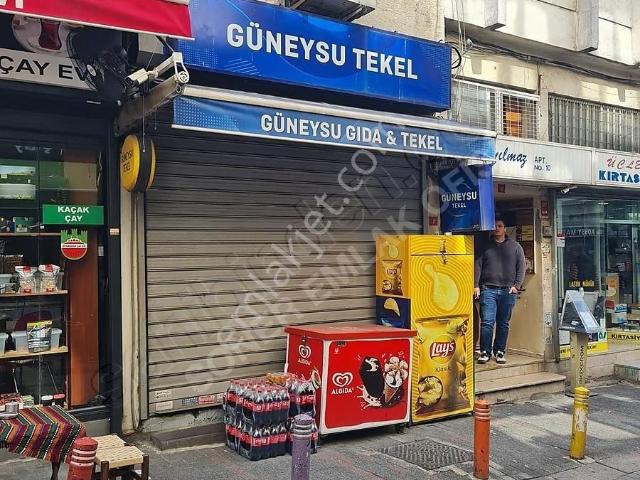 Kadıköy Altıyol İşlek Sokakta Satılık Dükkan