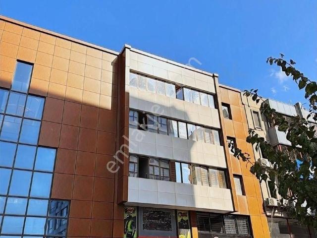 Kadıköy Belediyesi Karşısı Manzaralı Köşe Ofis