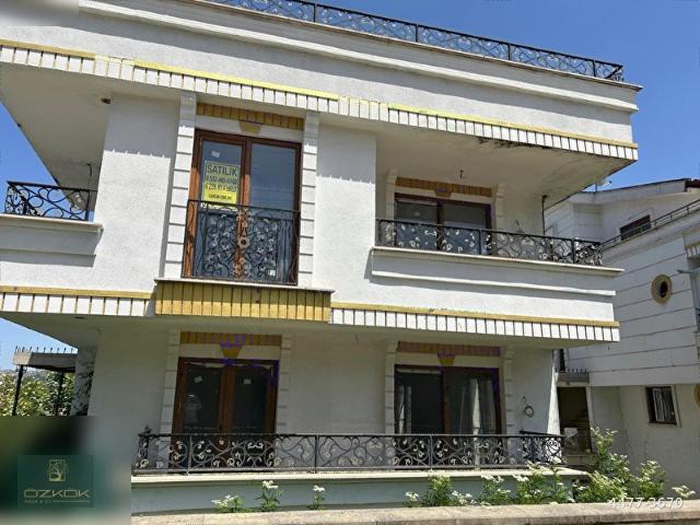 Kadıköy de satılık tripleks villa