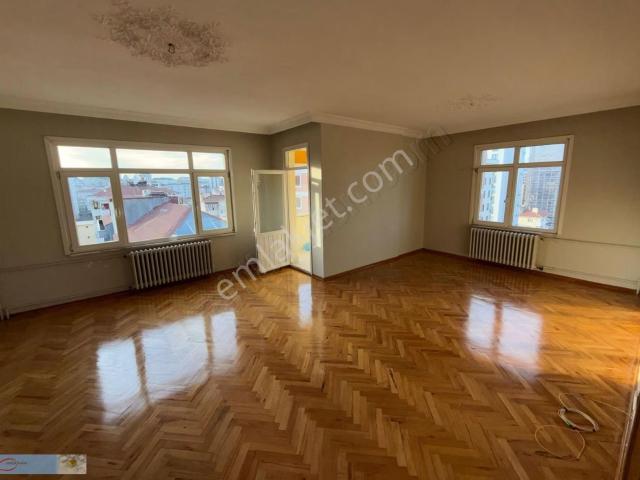 Kadıköy De 3+1 Kiralık Daire