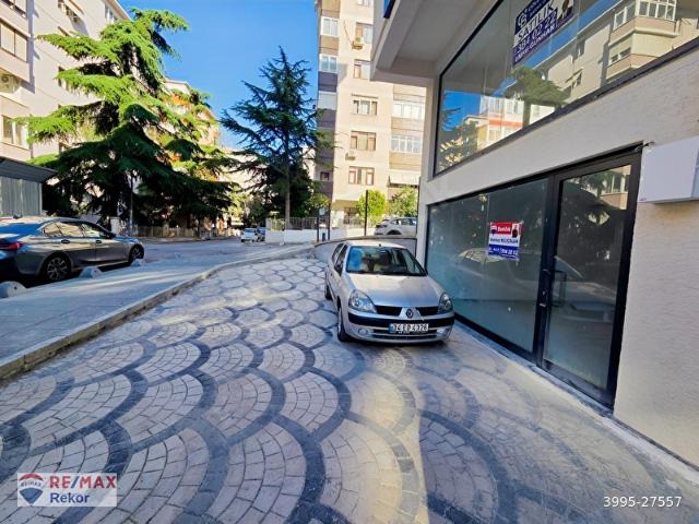 Kadıköy Eğitim'de Cepheli, 25m Satılık Köşe Dükkan Fırsat