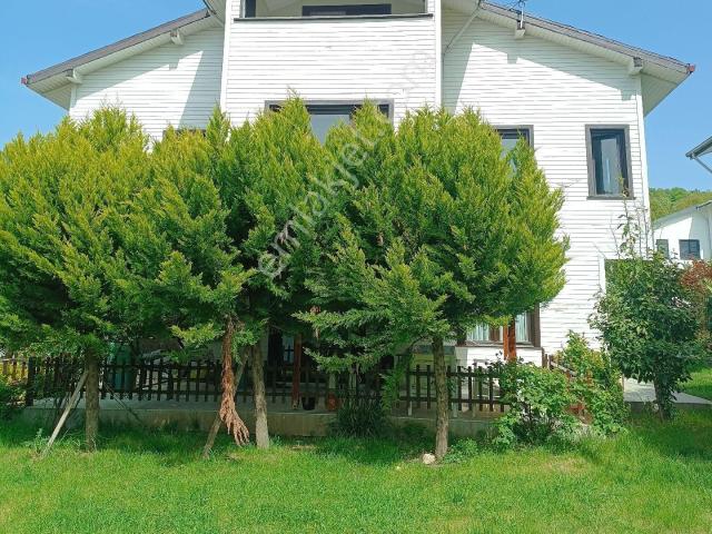 Kadıköy Konaklarında Satılık 4+1 Tripleks Villa