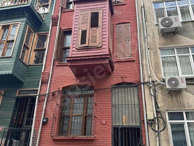 Kadıköy, Rasimpaşa'da Renove Edilmiş, Ruhsatlı 2.derece kosk