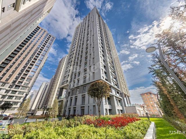 Kadıköy yeni gözdesi Yenifikirtepe projesinde kapalı mutfaklı ebeveyn banyolu 125 m2 3+1 kiralık