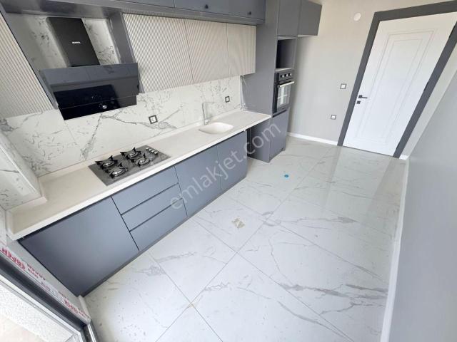 ▇kadıköy'de Yerden Isıtmalı Kapalı Otoparklı Geniş Lüx 3+1 Daire