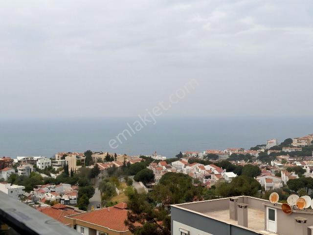 Kadınlar Denizi Mahallesi Deniz Manzaralı Satılık 2+1 Daire
