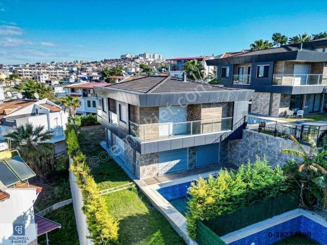 Kadınlar Denizi’nde Deniz Manzaralı,özel Havuzlu 4+1 villa