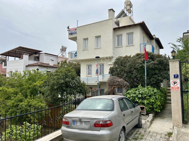 Kadınlar Denizi Sidonya Sitesinde,5+2,özel Otoparklı Villa