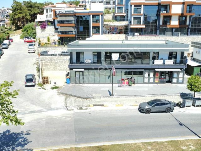 Kadınlar Denizinde Cadde Üstü Kiralık 3+1 İşyeri