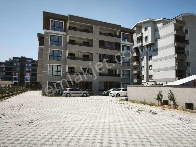 Kadem'den Kayapa'da Kiralık Cadde Üzeri 2+1 Daire