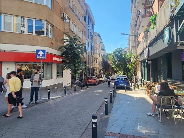 KADIKÖY MODA MERKEZİNDE YEŞİLLLİKLER İÇİNDE YAŞAM 2+1 KİRALIK
