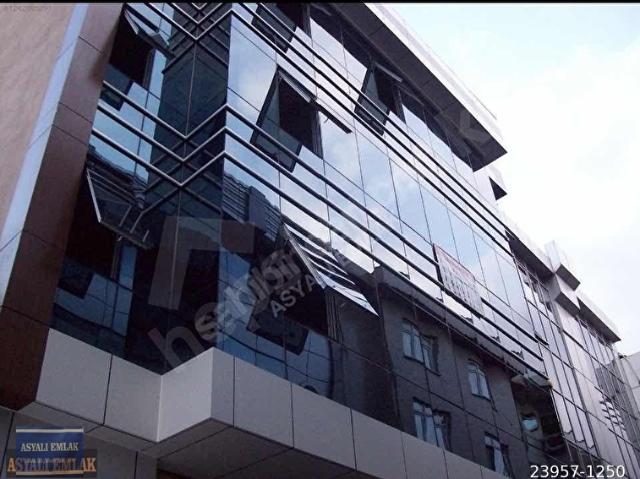 KADIKÖY DE KİRALIK BİNA