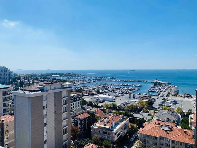 Dwupoziomowe apartamenty z widokiem na marinę