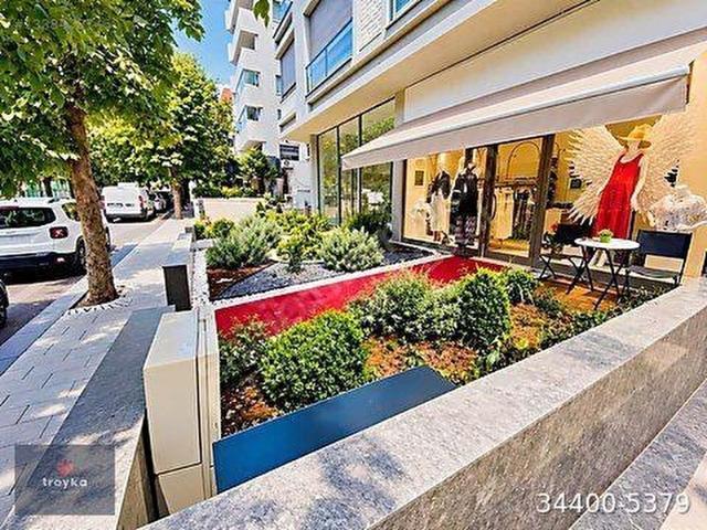 KADIKÖY GÖZTEPE PARKIN KOMŞU KİRALIK DÜKKAN TROYKA'DAN