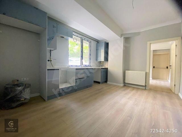 KADIKÖY SAHRAYICEDİT'DE 1+1 KAPALI OTOPARKLI SATILIK DAİRE