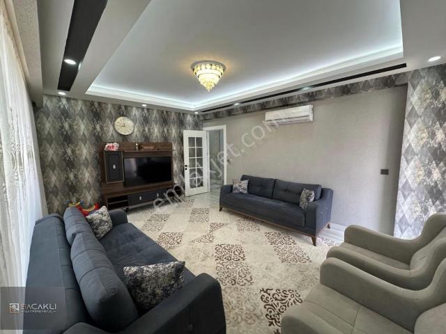 Kadir Saçaklı'dan Satılık Geniş 3+1 Park Cepheli Ara Kat