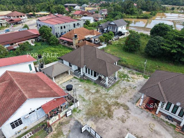 KADOK BERDEKATAN JALAN UTAMA Banglo Setingkat Kota Bharu KADOK