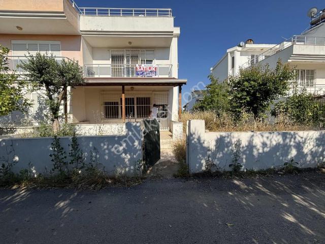 Kadriye De Acil Satılık 3+1 Tribleks Bahçeli Villa
