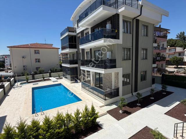 Kadriyede Havuzlu Site İçinde Legends Yakını Satılık 2+1 Daire
