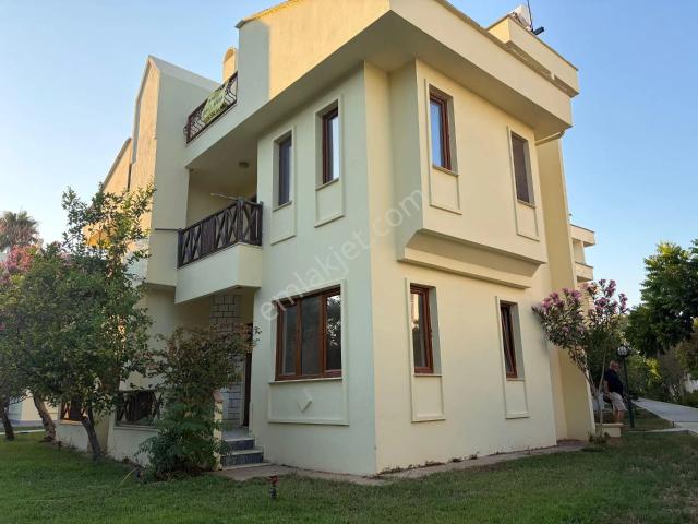 Kadriye'de Land Of Legends Yanı Satılık İkiz Villa