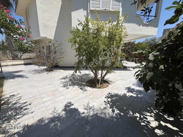 Kadriye'de Müstakil Bahçeli Eşyasız Kiralık Villa