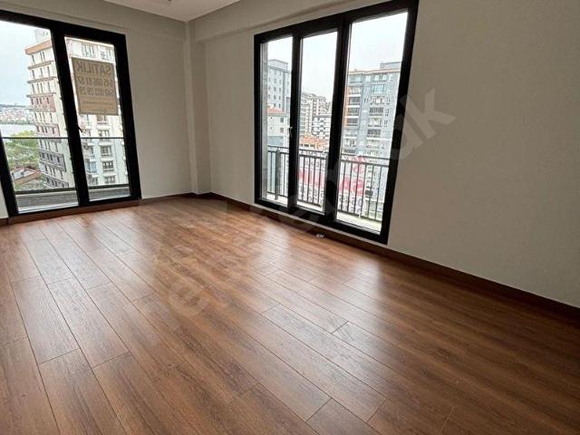 KAHVECİ GYM'DEN TOWERS PROJEDE SIFIR KİRALIK 2+1 DAİRE