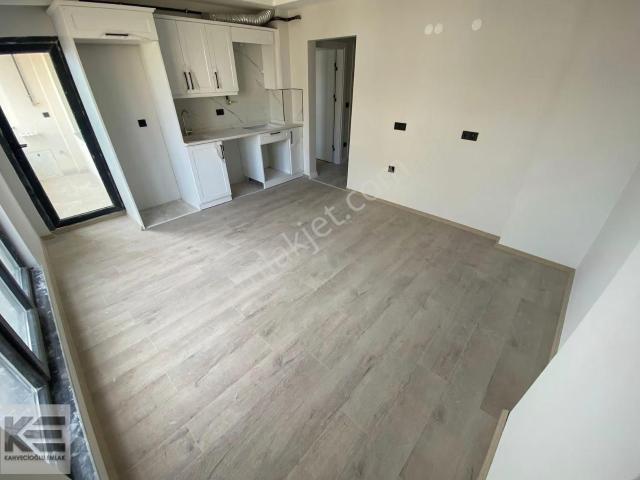 Kahvecioğlu Emlak'tan Alaçam Cad.üzeri Kiralık Sıfır 1+1 Daire