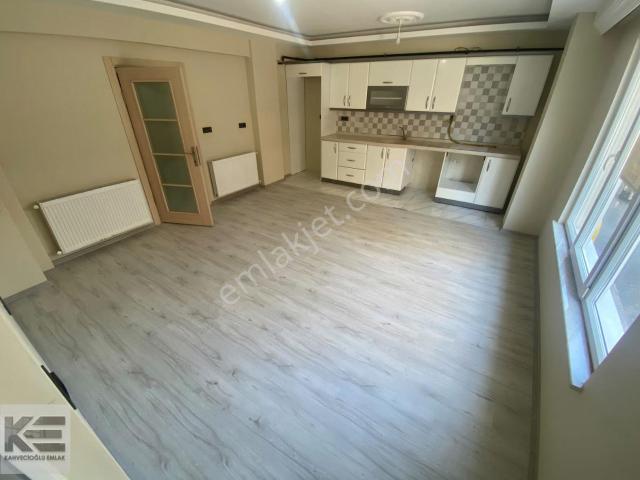 Kahvecioğlu Emlak'tan Emirefendi Mah Kiralık 2+1 Daire