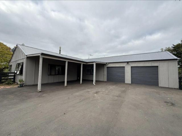 kaitoke, 3 bedrooms
