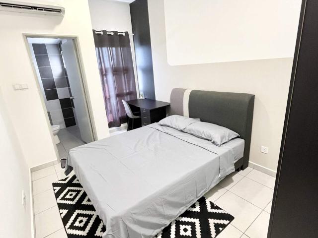 Kajang 2 Condo • Master Room • Private Bathroom