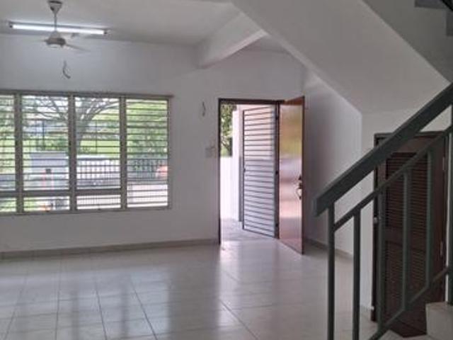 Kajang 2 Double Storey Terrace Most Cheaper Rent 1500 Only