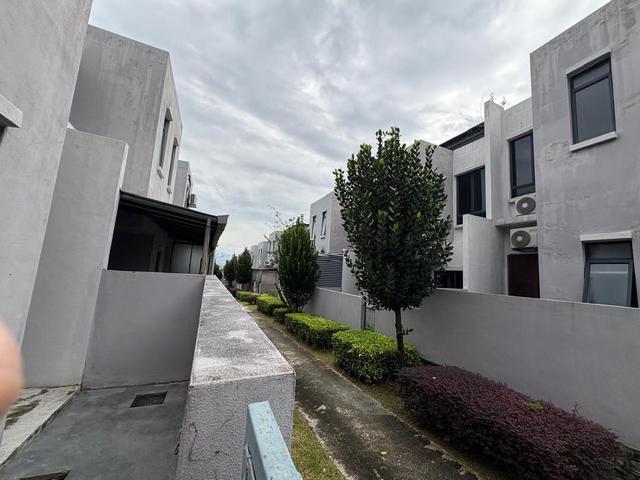 Kajang East 2 22x80 Freehold Double Storey Terrace House for Sale