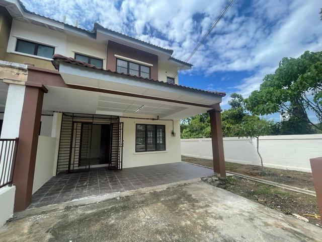 Kajang Tmn Reko Mutiara double storey endlot with land