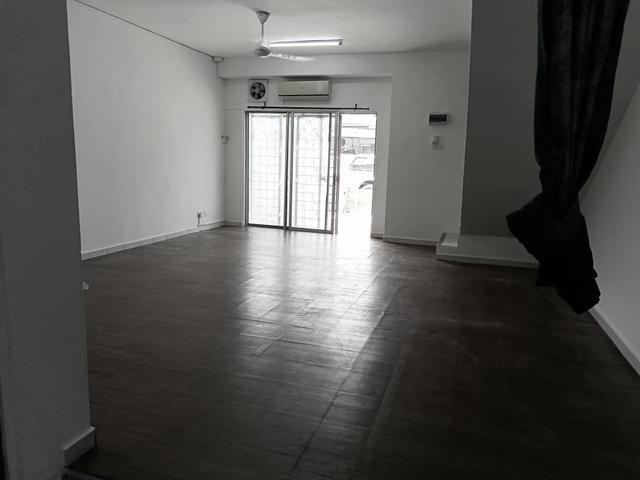 Kajang Taman Seri Emas 2 storey link house part furnished