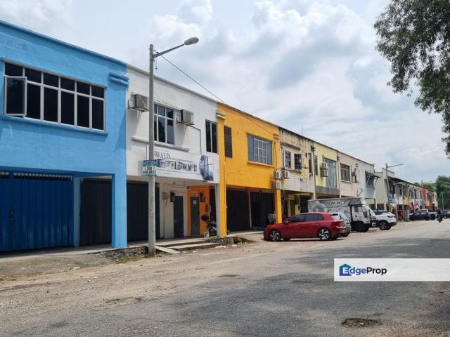 Kajang Utama 1.5 Storey Link Factory 25'x80' for rent